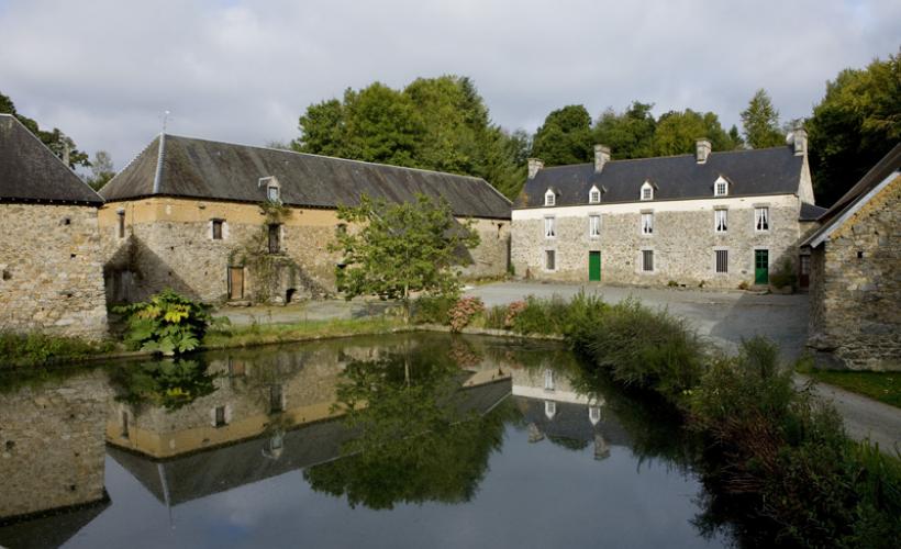 FERME EN BAUGE