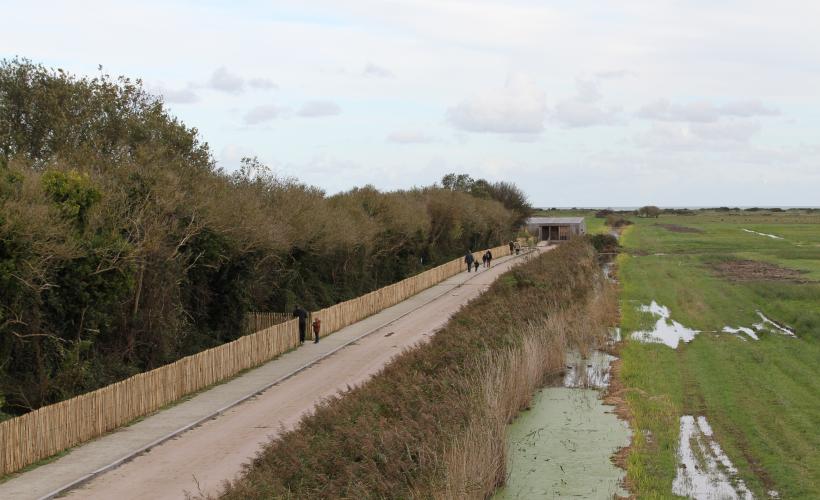 visiteurs sur chemin