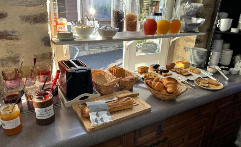 quettehou-Hôtel-La-Demeure-du-Perron-6 - PROPRIETAIRE