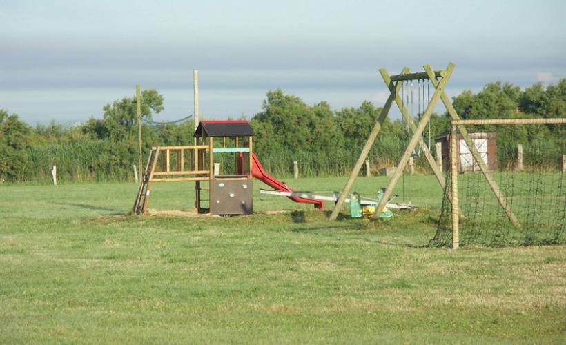 Terrain de jeux enfants - isignygrandcampintercom