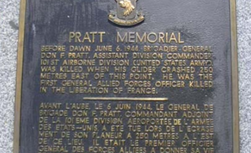 Stèle Général Pratt zoom 2- Hiesville 