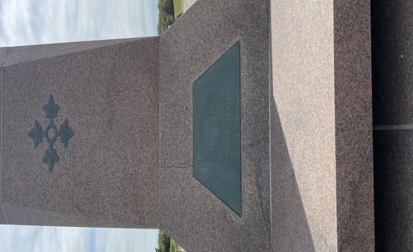 Monument 4th ID zoomé - SAINTE-MARIE-DU-MONT 