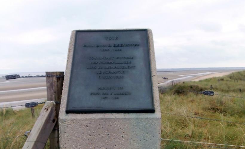 Stèle Général Eisenhower_Utah Beach©OT Baie du Cotentin (2)