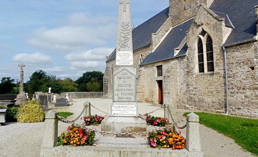 Monument ROOSEVELT monument aux morts_MEAUTIS©OT Baie du Cotentin (1)