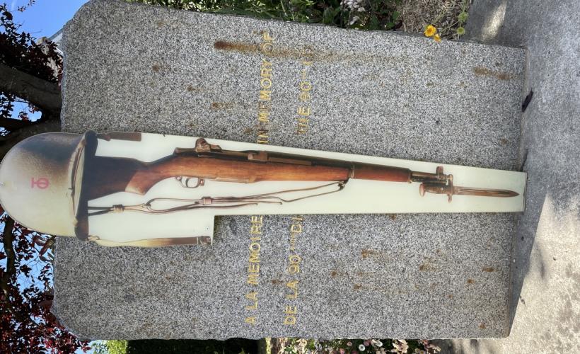 Stèle 90ème DI zoom - PICAUVILLE