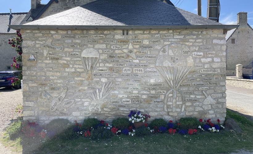 Mur Lucien Hasley - Picauville