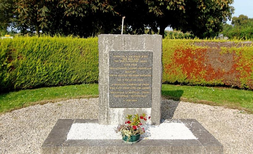 Stèle 9th USA Air Force - CRETTEVILLE