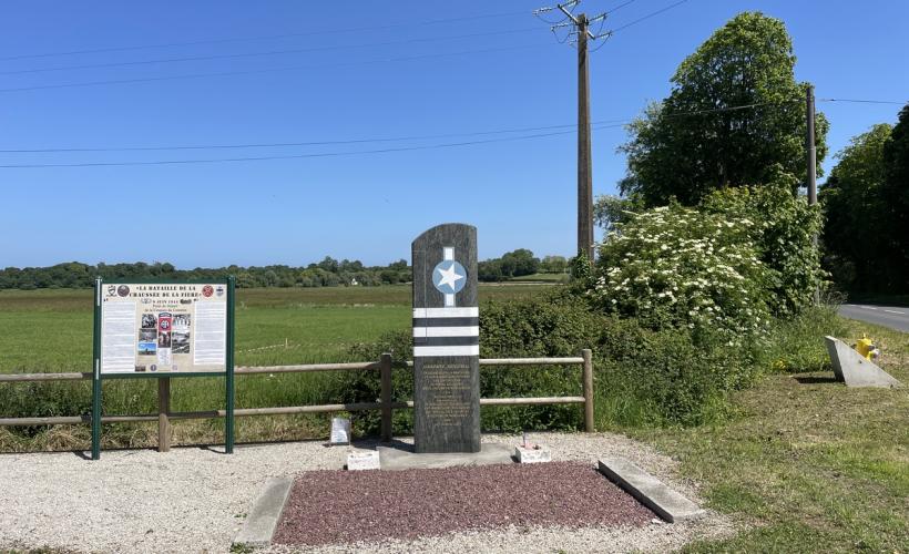 Monument 325ème GIR Dezoomer - AMFREVILLE