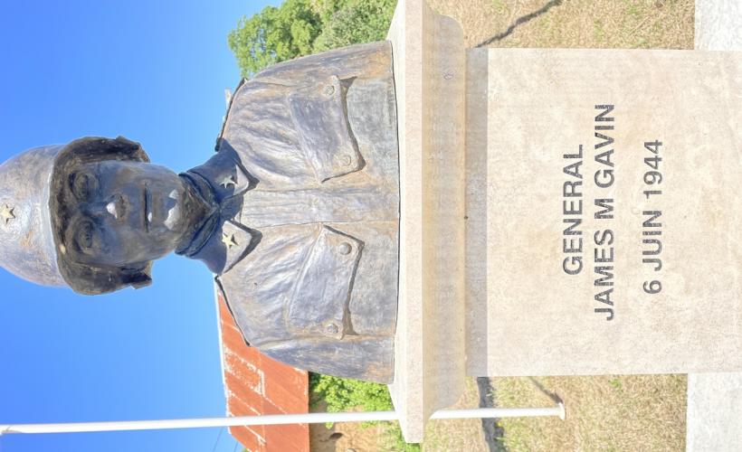 Monument GAVIN Zoom - AMFREVILLE