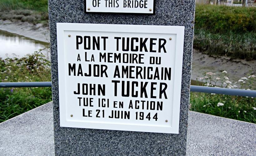 Monument John Tucker_Carentan