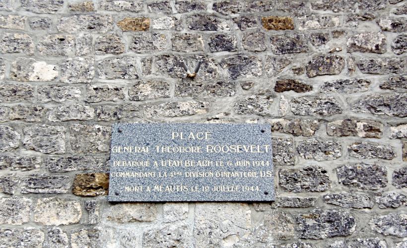 Plaque Général ROOSEVELT_MEAUTIS©OT Baie du Cotentin (1)