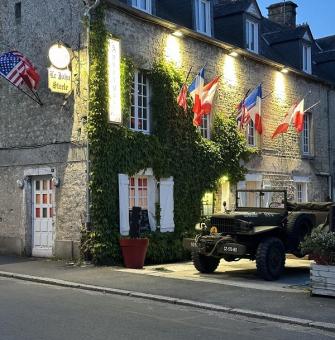 sainte-mere-eglise-hotel-auberge-le-john-steele-0 - PROPRIETAIRE