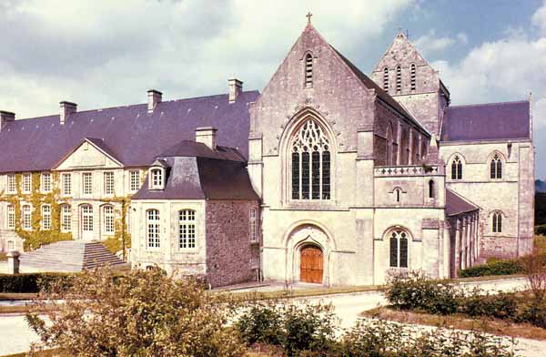 Abbaye Ste Marie Madeleine Postel - St Sauveur le Vicomte