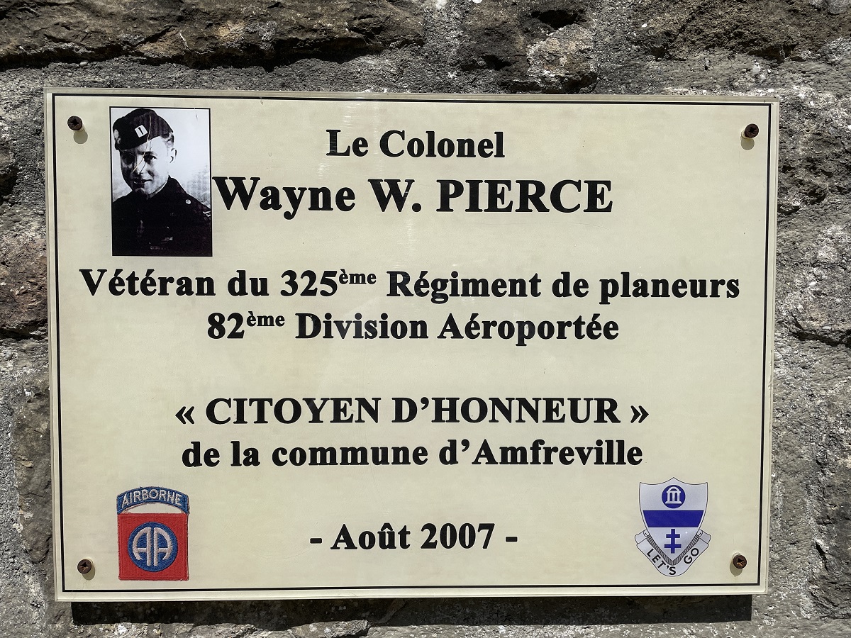 Plaque Wayne W.Pierce zoomer - Amfreville