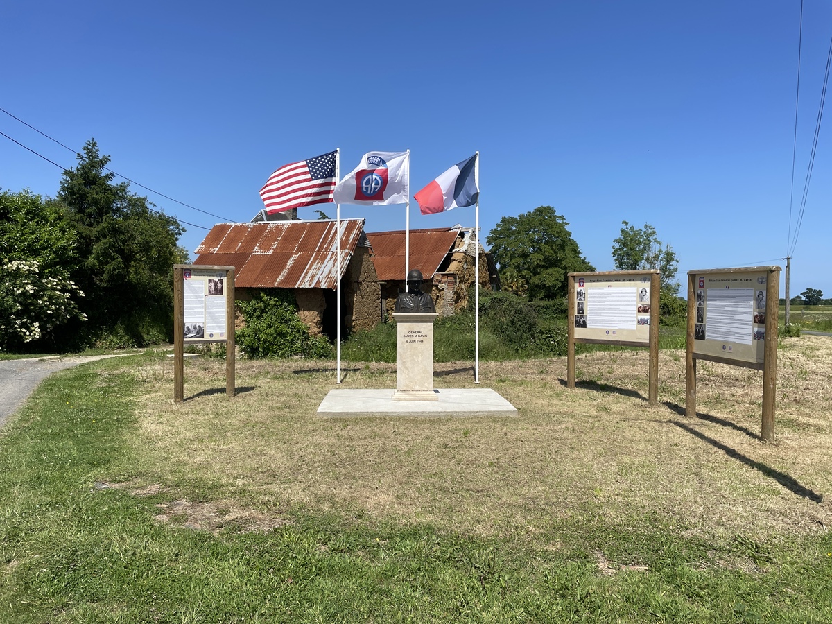 Monument GAVIN Dézoomer 2 - AMFREVILLE