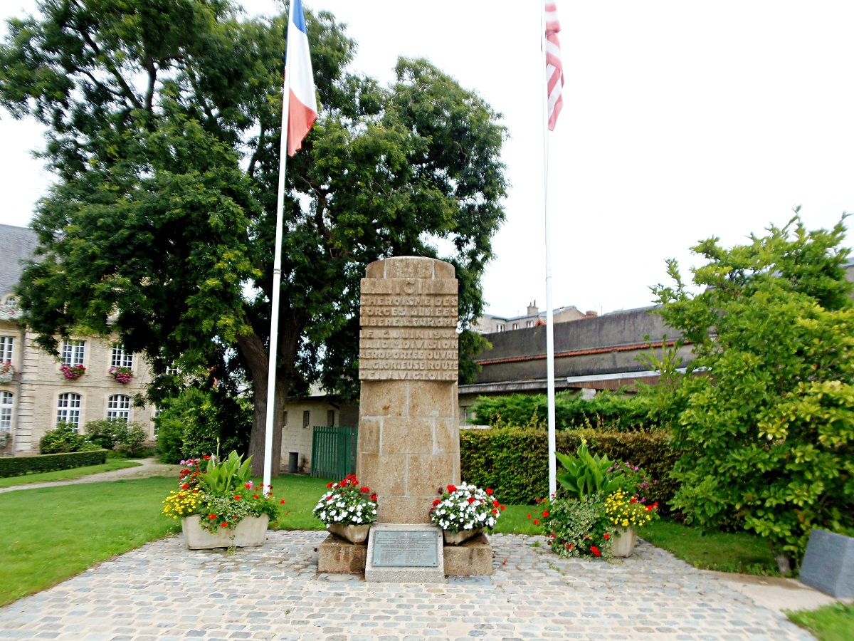 Monument Signal_Carentan©OT Baie du Cotentin (1)