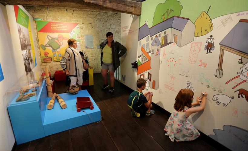 Sainte-Mère-Eglise_Ferme-musée du Cotentin_Expo "Les petites mains. Les enfants dans les fermes de Normandie" - Ferme-musée du Cotentin - CD50
