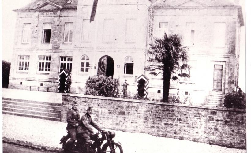 Hotel de Ville  1940 (Renaud) - Airborne Museum