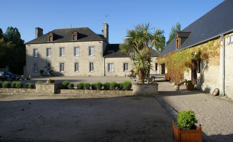 Extérieur_Le Grand Hard_Hôtel restaurant_Ste Marie du Mont©Le Grand Hard  - Le Grand Hard