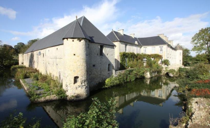 Le Château de Vouilly - ISIGNY-SUR-MER