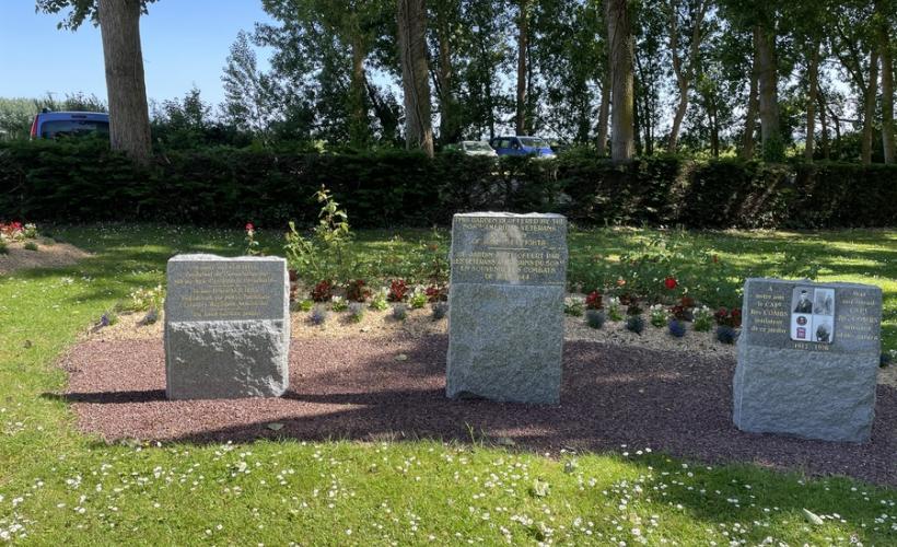 Stèle Jardin OB Hill du 508è PIR - CHEF DU PONT