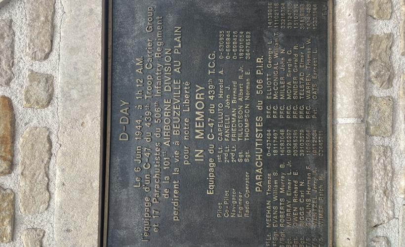 BAP MOnument ZOOM - Beuzeville au Plain