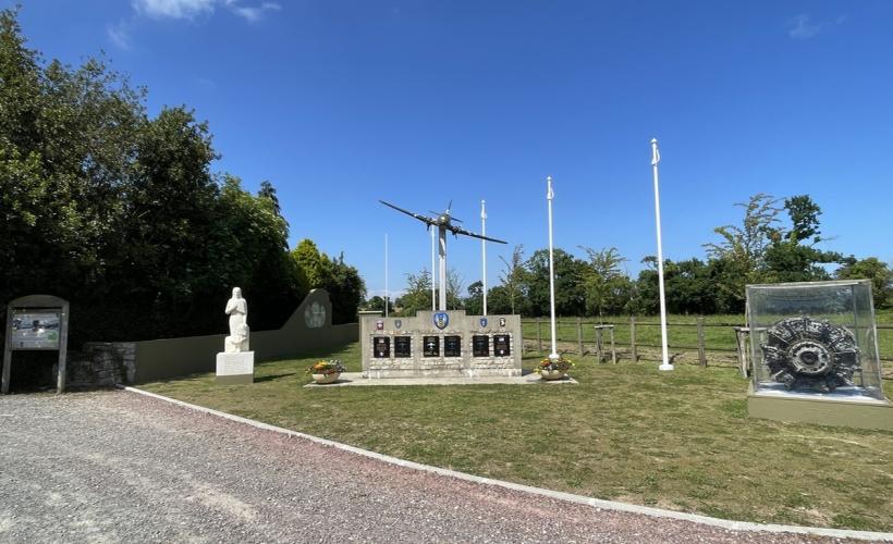 Mémorial C47 USAAF - PICAUVILLE