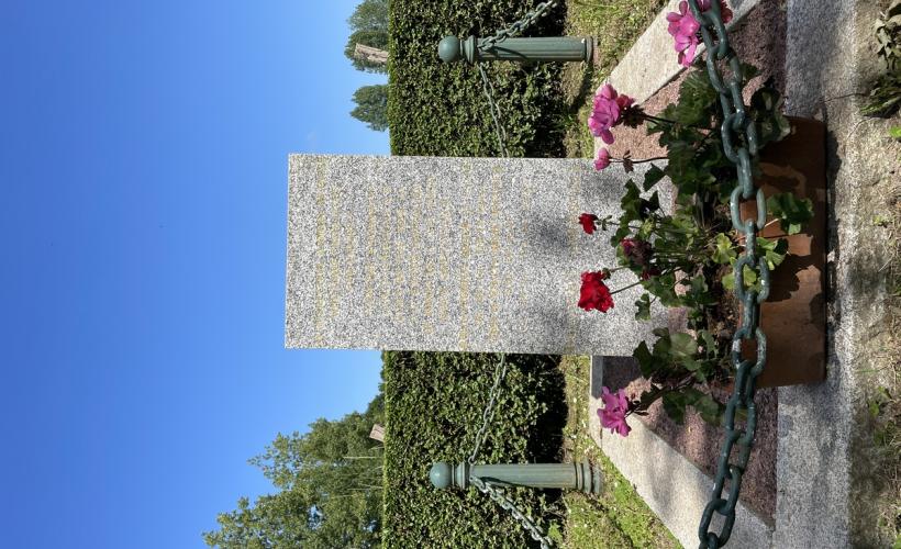 Stèle Airfield A8 - PICAUVILLE