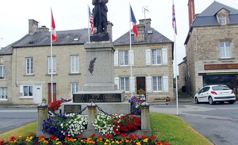 Monument Soldats de Ste-Marie-du-Mont 2 guerres©OT Baie du Cotentin (1)