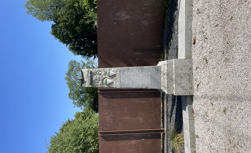 Stèle 508ème PIR et Plaque officier américains 2 - PICAUVILLE