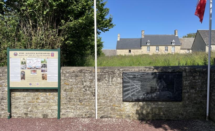 Monument Chaplain Maternowski dézoomer - PICAUVILLE