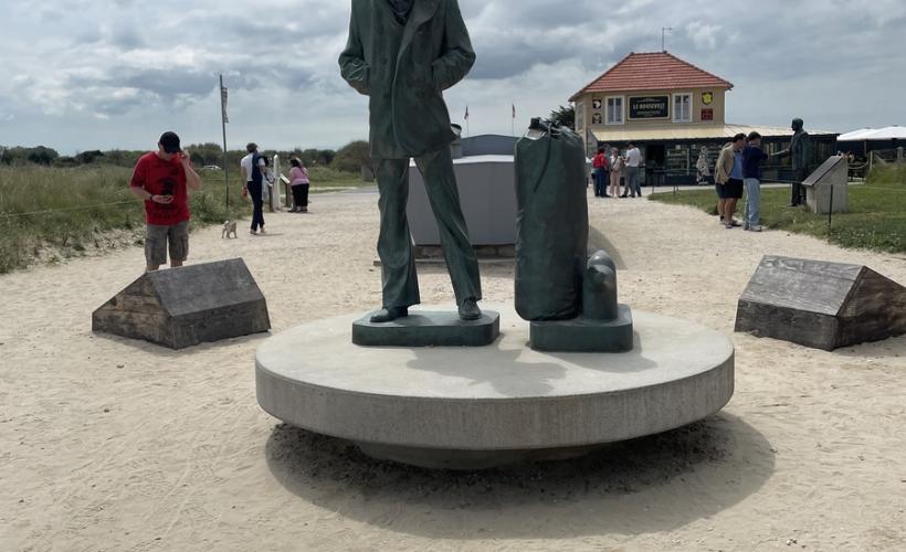 Lone Sailor Monument - SAINTE-MARIE-DU-MONT