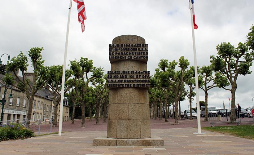 Monument Signal_Sainte Mère Eglise©OT Baie du Cotentin (3)
