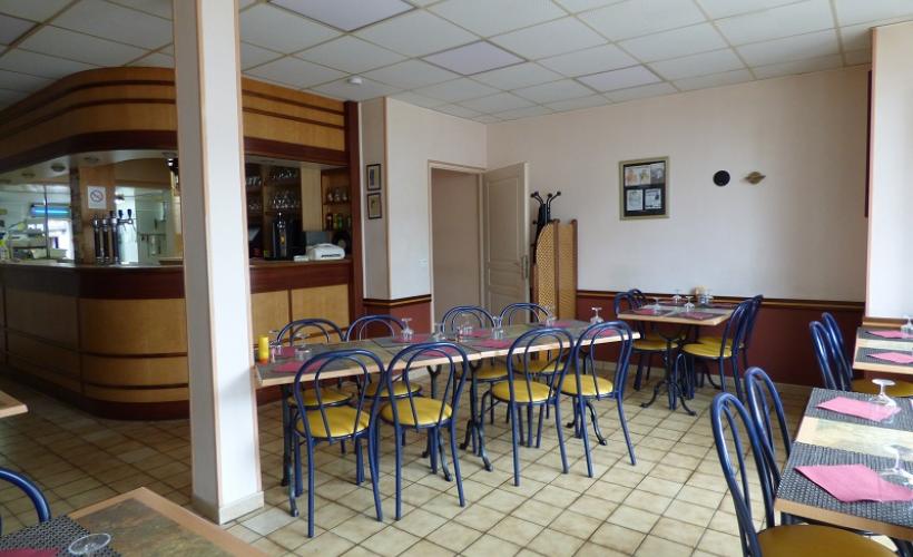 periers-restaurant-la_bulle-salle©s.georges